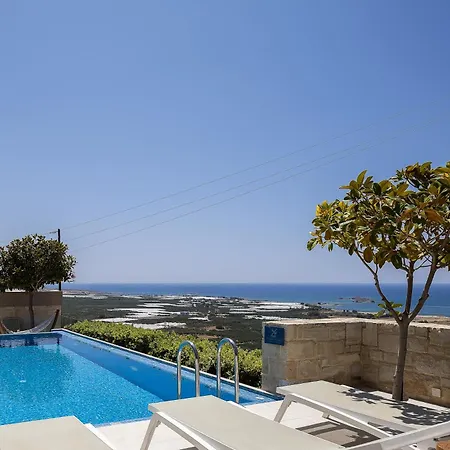 Luxury Villa *