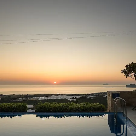 Luxury Villa *